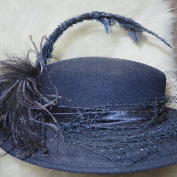 Sexy Michael Howard Navy Wool Hat with 2 types Feathers, Netting, Satin Band Ele - Picture 3 of 4